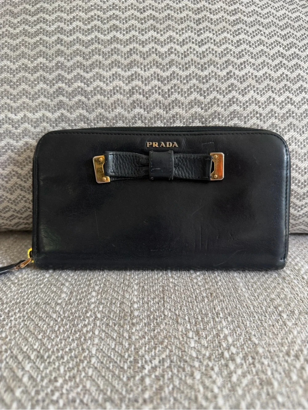 Prada Black Leather Bow Zip Around Wallet Red Interior w/ Authenticity Cards